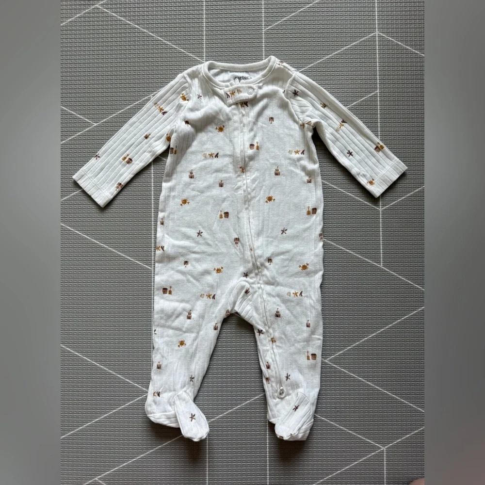 Carters|Baby gender neutral white soft ribbed novelty print long sleeve footies•